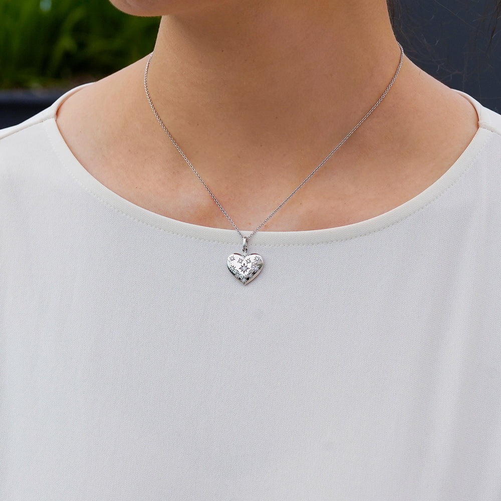 Hallmarkfinejewelry Superstar Heart Pendant in Sterling Silver with Diamond